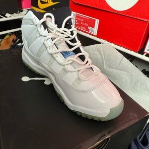 White Jordan 11 retro